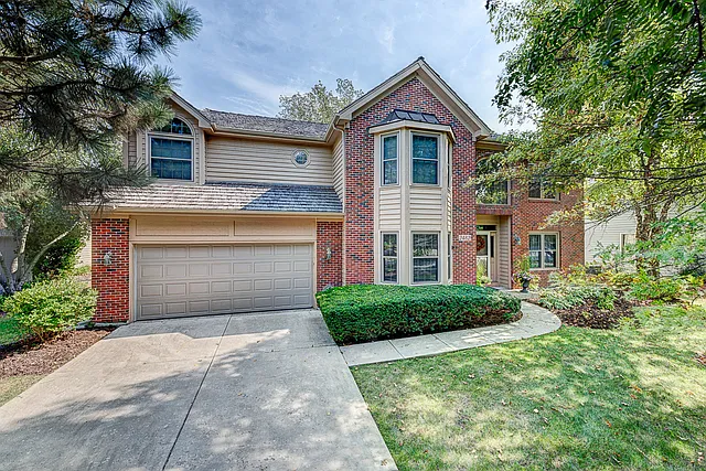 2482 Wentworth Ln photo 1