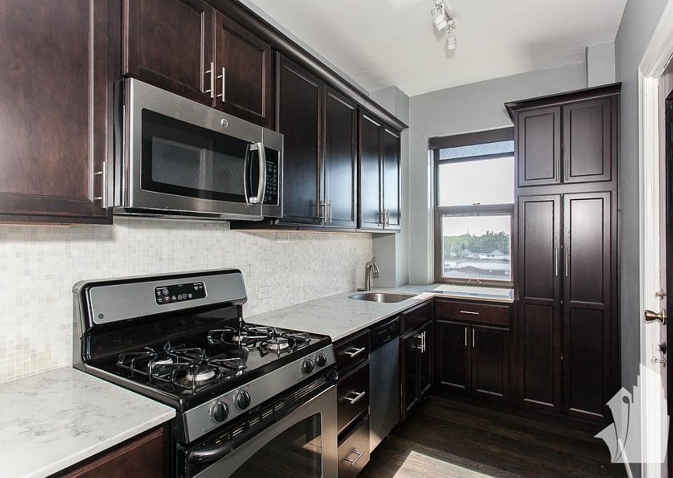 1st image of 3520 N Lake Shore Dr APT 3J