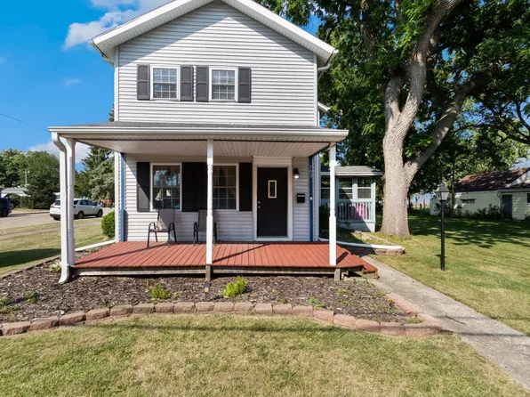 703 S Main St, Rochelle, IL 61068