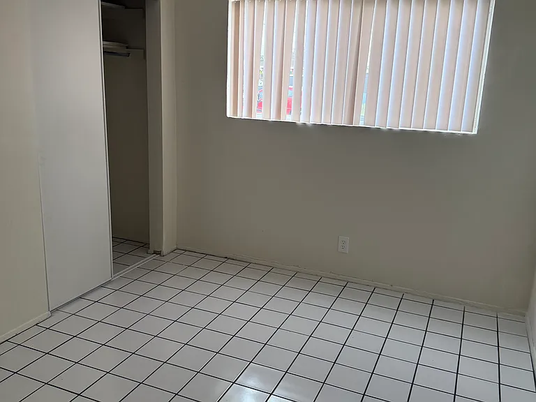 752 S G St #C — Photo 3