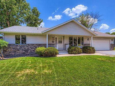 6780 Upper 28th St N, Oakdale, MN, 55128