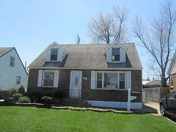 65 Layton Ave photo 1