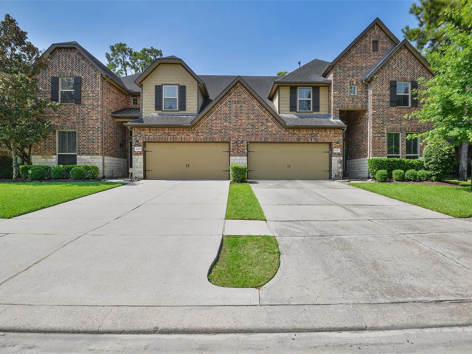 4 bed, 3.0 bath, 2543 sqft, $2,895 — Photo 2
