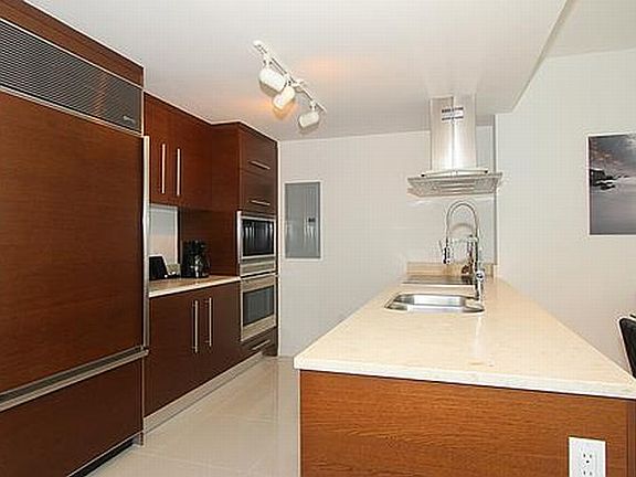 3rd image of 495 Brickell Ave APT 405