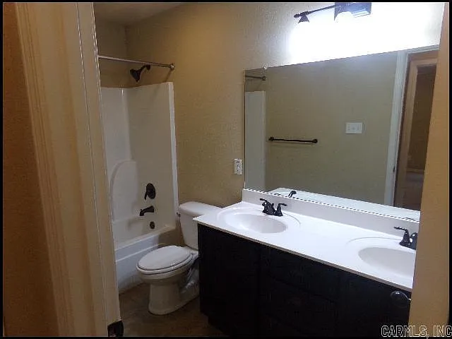 5532 Trammel Estates Dr — Photo 10