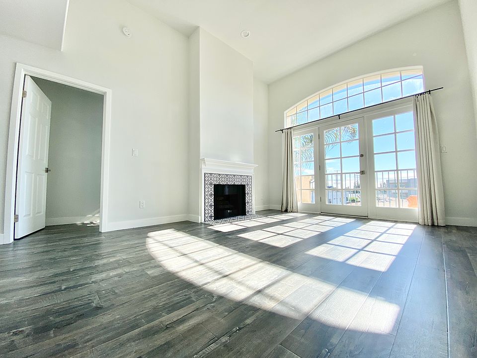 1st image of 1744 Butler Ave #302