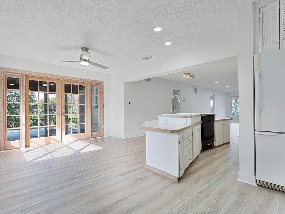 1st image of 2649 NE 27th St #2