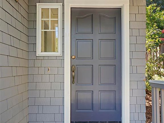 3rd image of 229 Sunnyside AVE