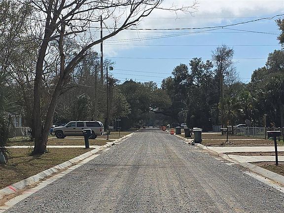 5th image of 714 Calhoun Ave