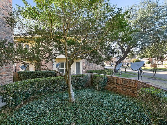 2nd image of 3110 Devonshire Dr APT 116-D