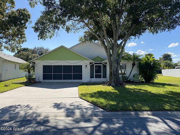 4th image of 829 Villa Dr