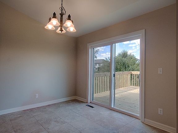4th image of 5469 Falcon Crest Dr