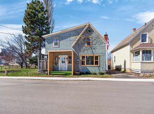 9 Douglas St, Charlottetown, PE C1A2H9