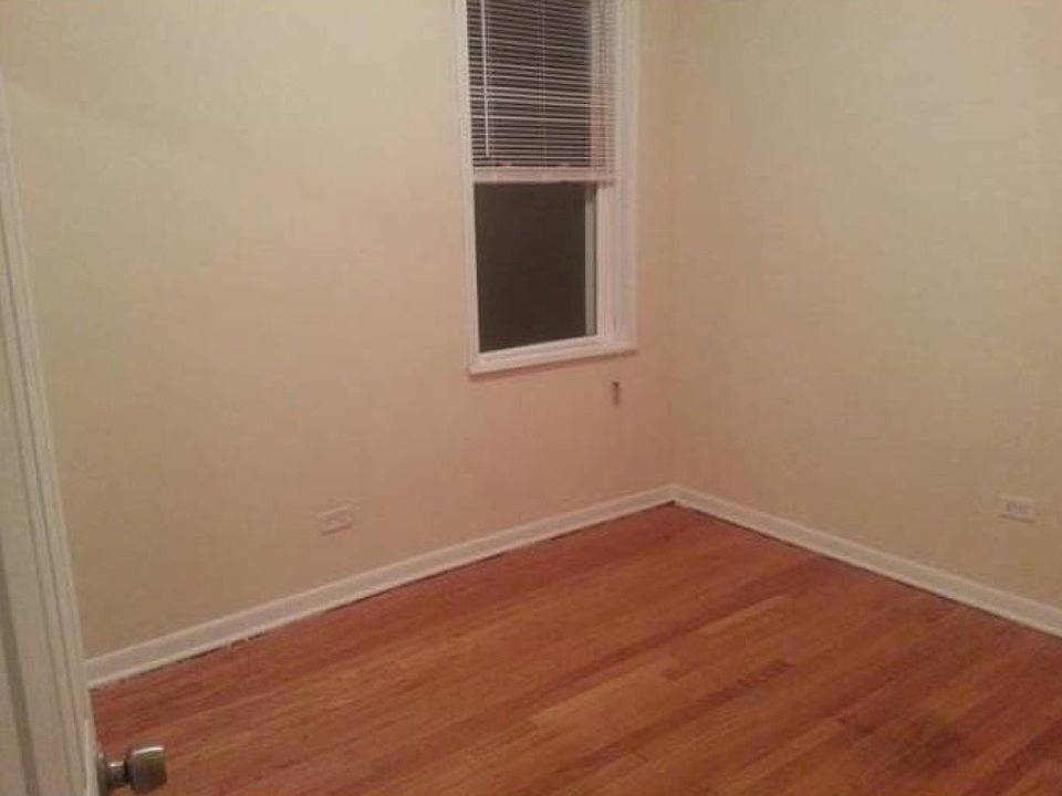 2nd image of 4503 S Whipple St