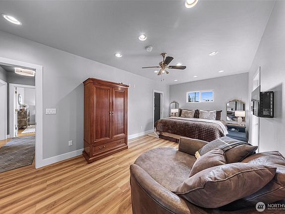 5th image of 17645 McLean Road