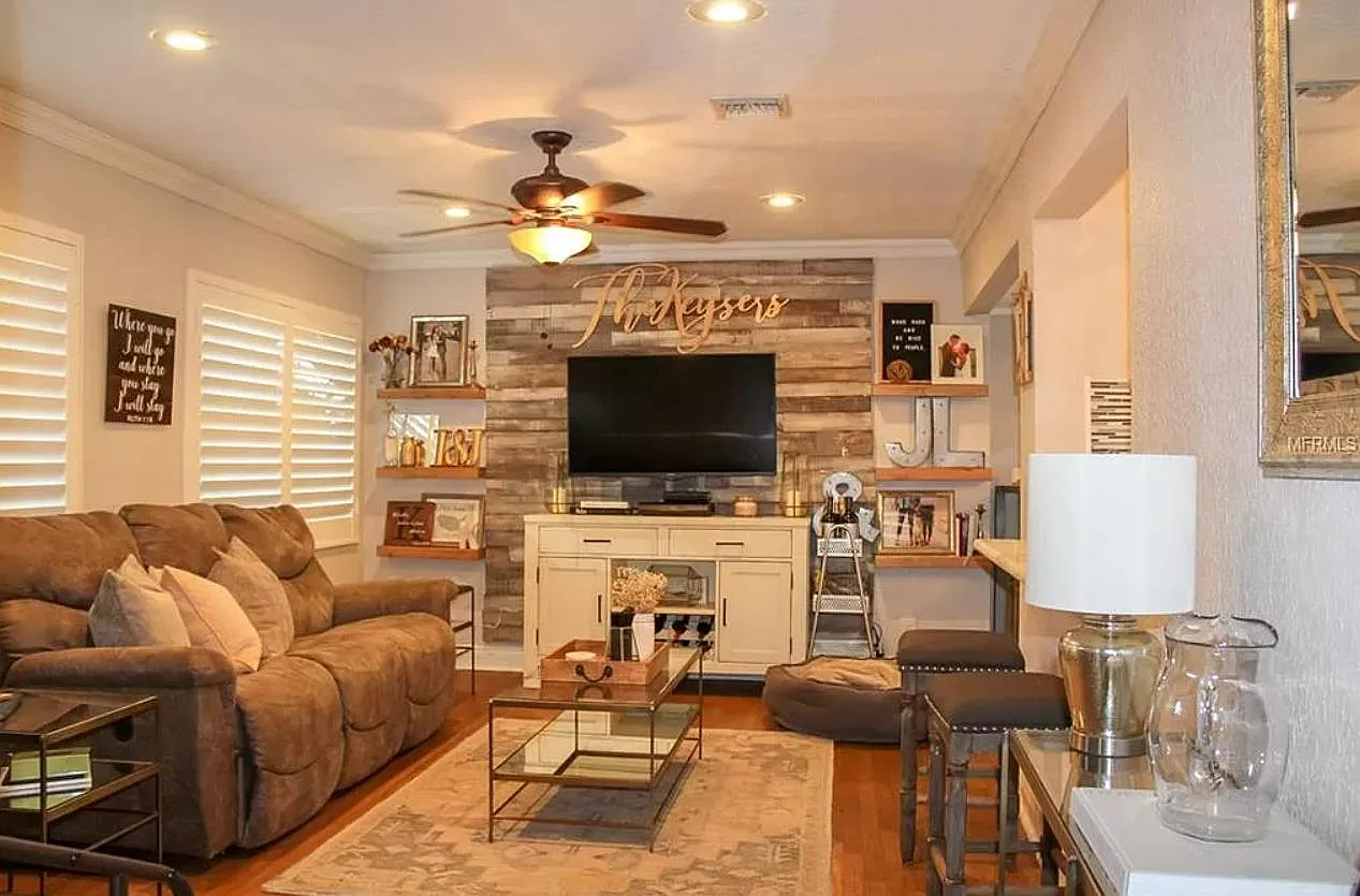 2 bed, 1228 sqft, $1,800 — Photo 3