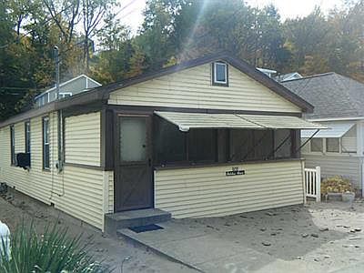 3rd image of 3157 Lake Front Dr