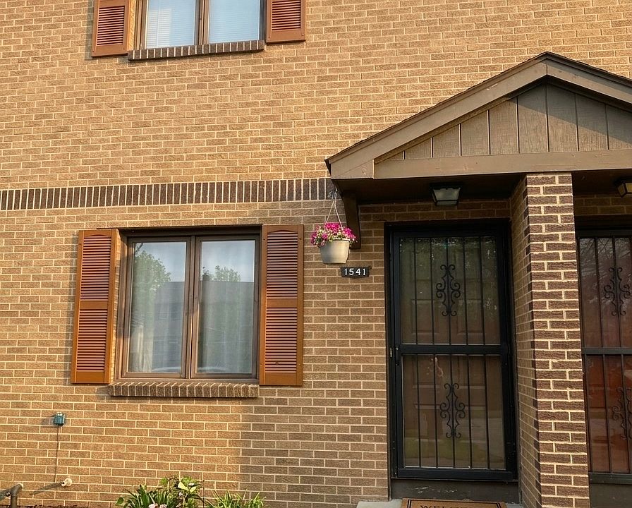 1st image of 1541 Park Place Dr