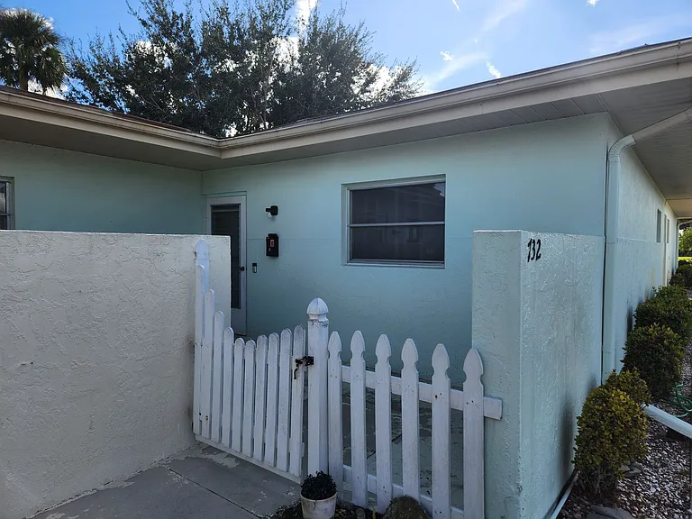 732 Joel Blvd — Photo 2