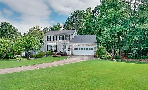 2nd image of 526 Ridgedale Way