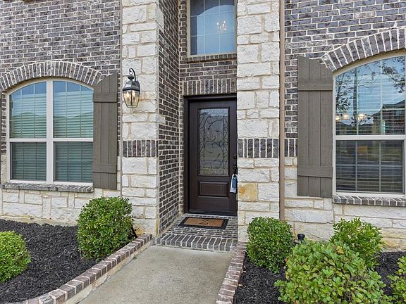 3rd image of 8432 Gentian Dr