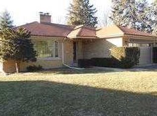 412 S See Gwun Ave, Mount Prospect, IL 60056