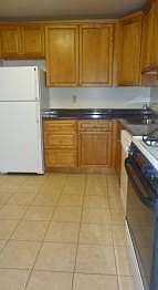 3rd image of 4 Kensington Cir APT B