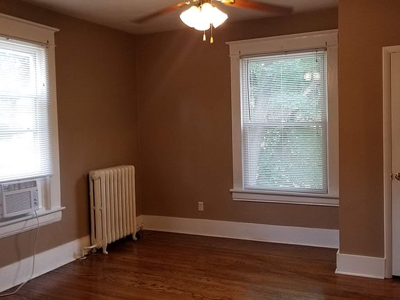 5th image of 412 Woods Ave SW #3
