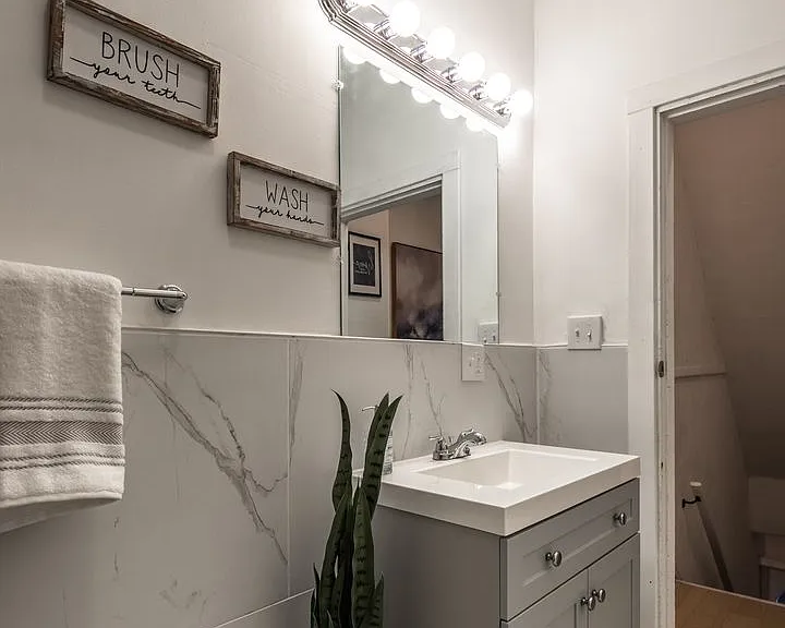 2205 Carey Way — Photo 17