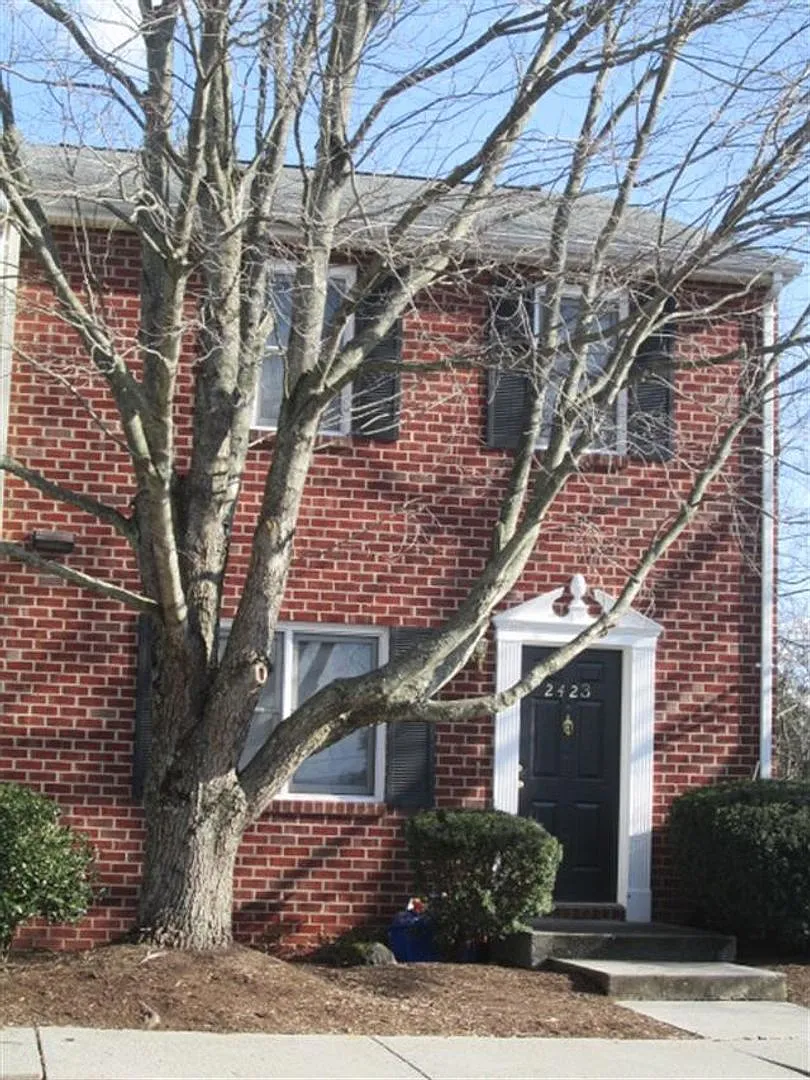4 Bedroom 2.5 Bath Townhouse — Photo 1