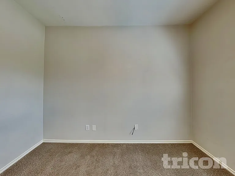 1525 Trent Dr — Photo 12