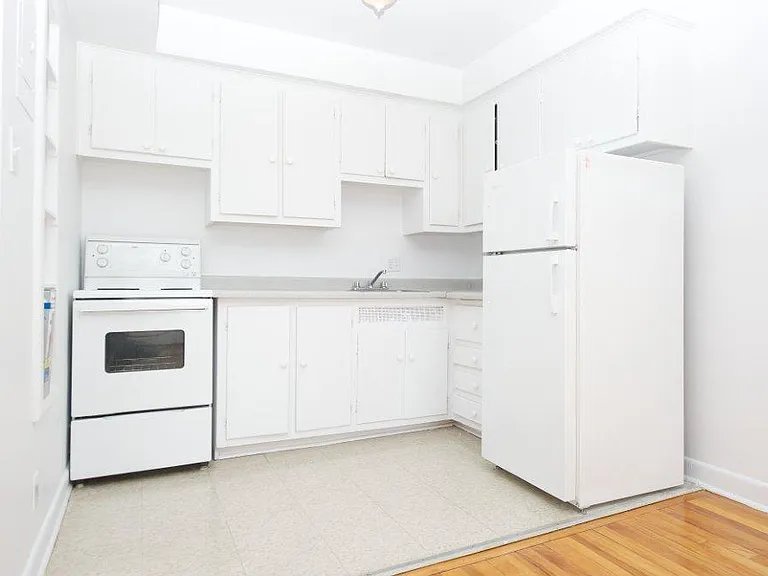 358 McArthur Ave — Photo 14