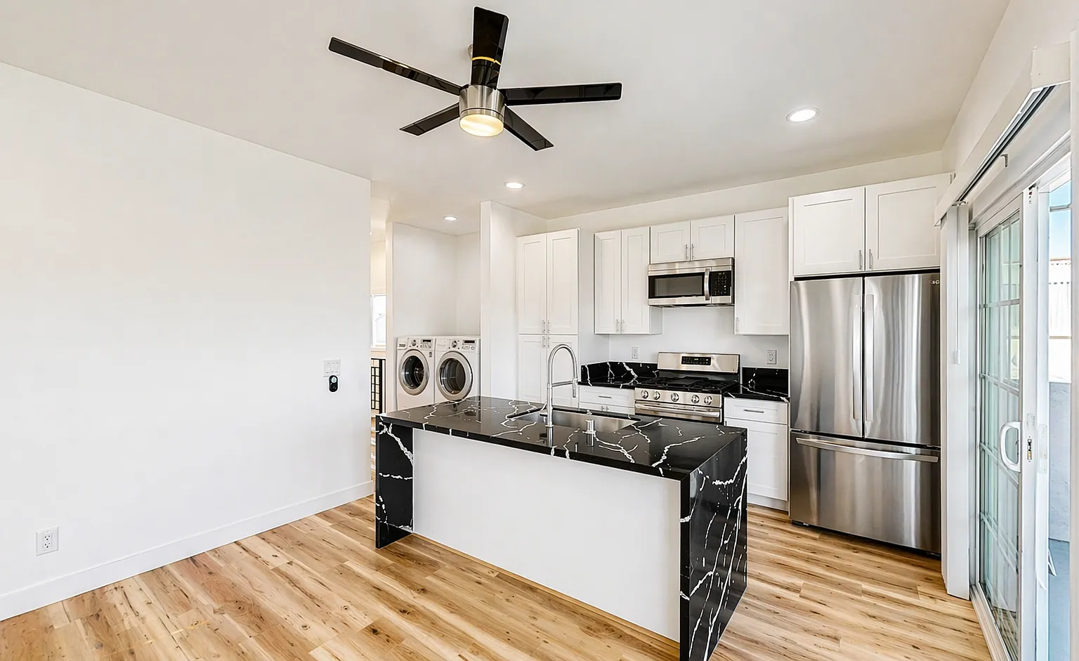 4 bed, 1200 sqft, $5,400 — Photo 4