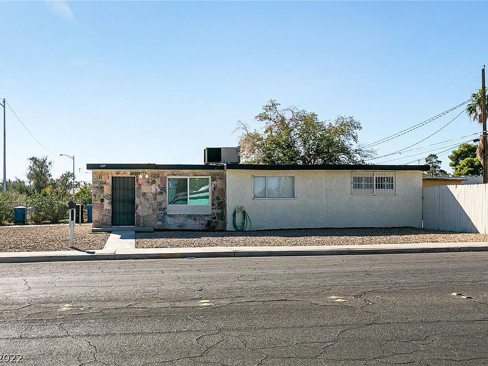 1st image of 2206 E Oakey Blvd