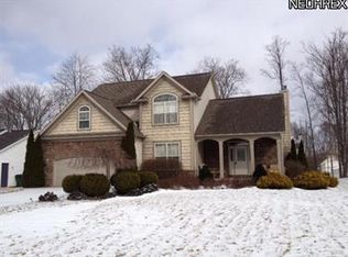 2877 Oakcrest Dr, Barberton, OH
