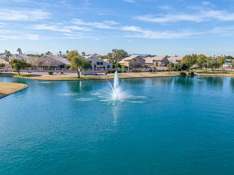 445 W Sereno Dr — Photo 24