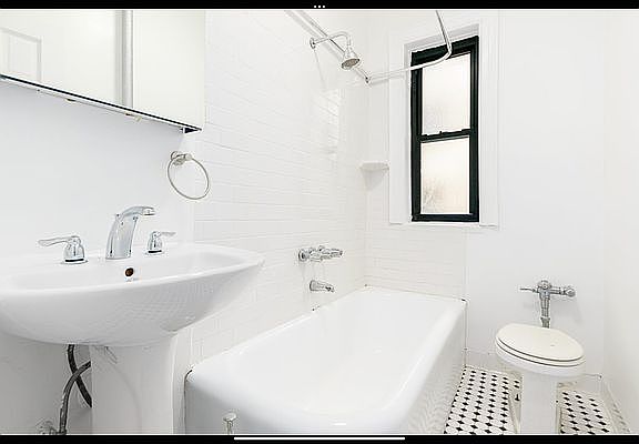 4th image of 4706 45th St APT B5