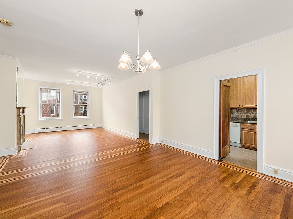 Living Room/Dining Room
