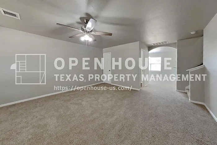 4 bed, 2.5 bath, 2280 sqft, $2,150 — Photo 3