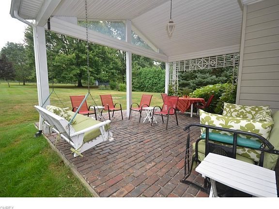 3rd image of 485 Elm Ave