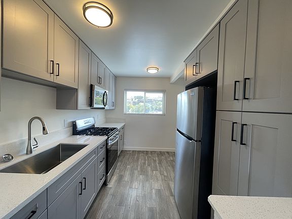 5th image of 3133-07 Kemper St