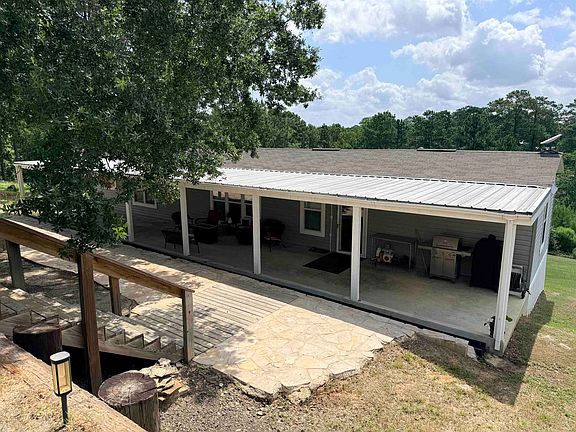 3rd image of 520 County Road 57