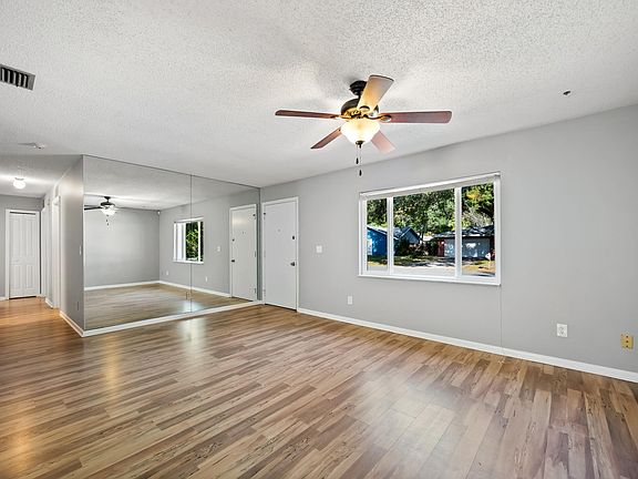 5th image of 17527 Brandywine Dr