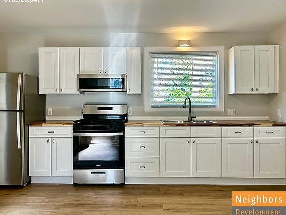 5th image of 223 W Grand Ave #1
