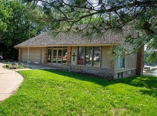 625 Shorewood Ln, Waterloo, NE 68069