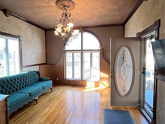 5th image of 2218 Edmond St
