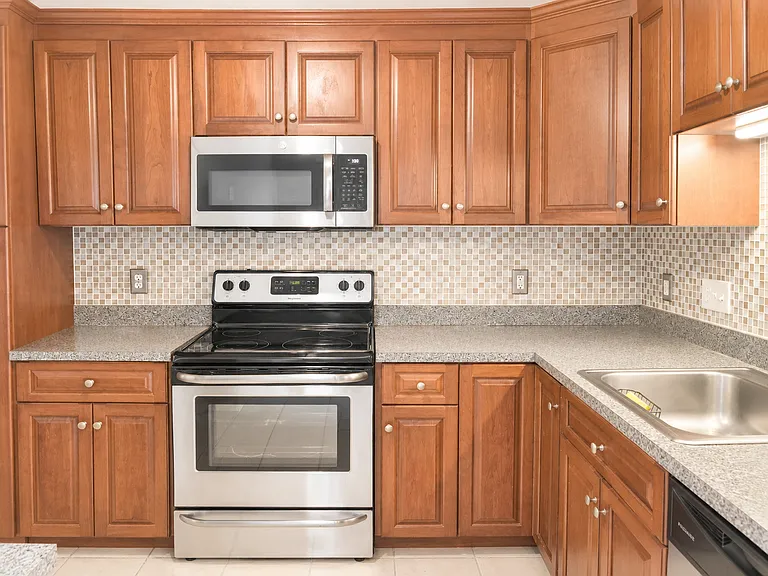 225 Baker St #44 — Photo 6