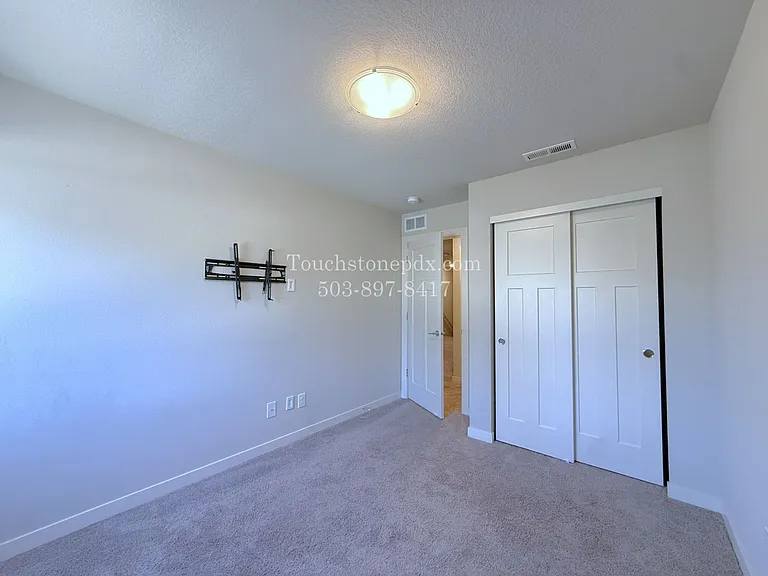 6527 SE Genrosa St — Photo 26
