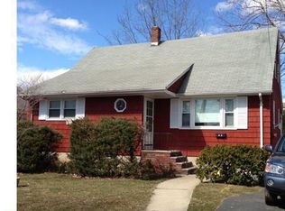 39 Hornsby St, Fords, NJ 08863