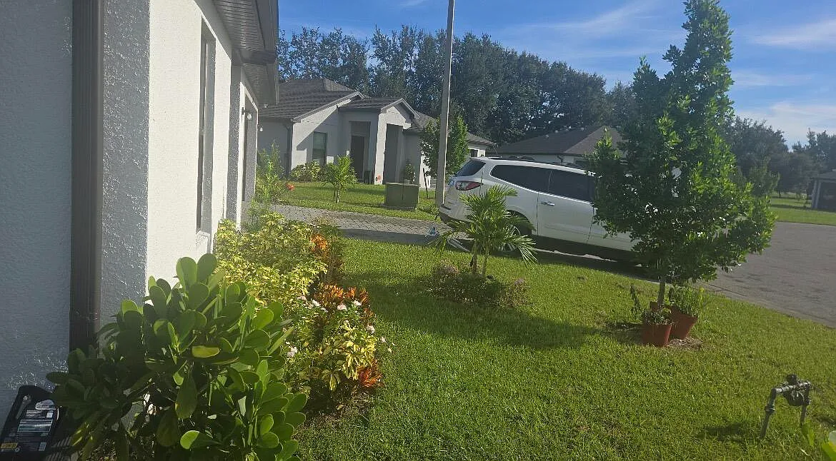 4 bed, 2.0 bath, 1843 sqft, $3,300 — Photo 3